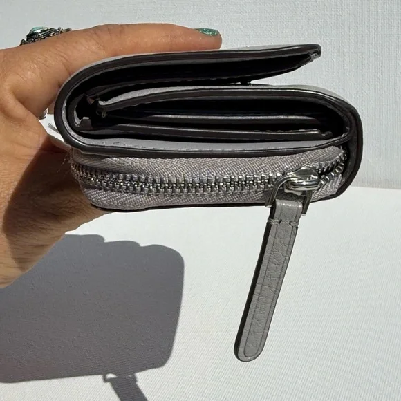 EUC Kate Spade Pebble Gray Leather Trifold Zip Wallet - Picture 5 of 10